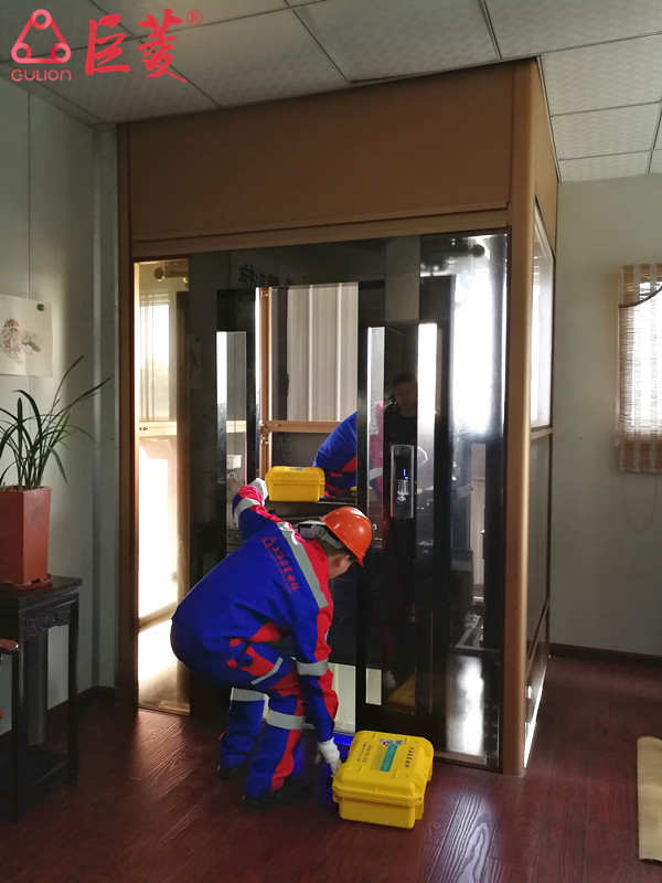 从业十几年上海家用电梯安装师傅是怎样处理电梯门打不开或关不上状况的？